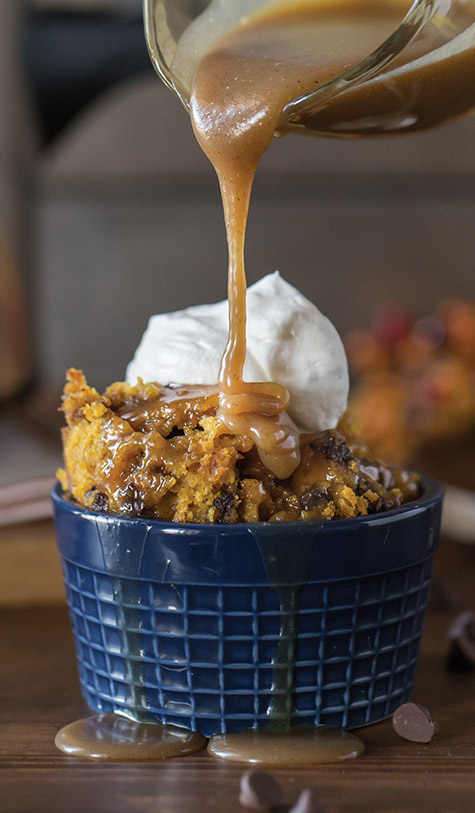 13484-slow-cooker-pumpkin-cake-with-caramel-sauce